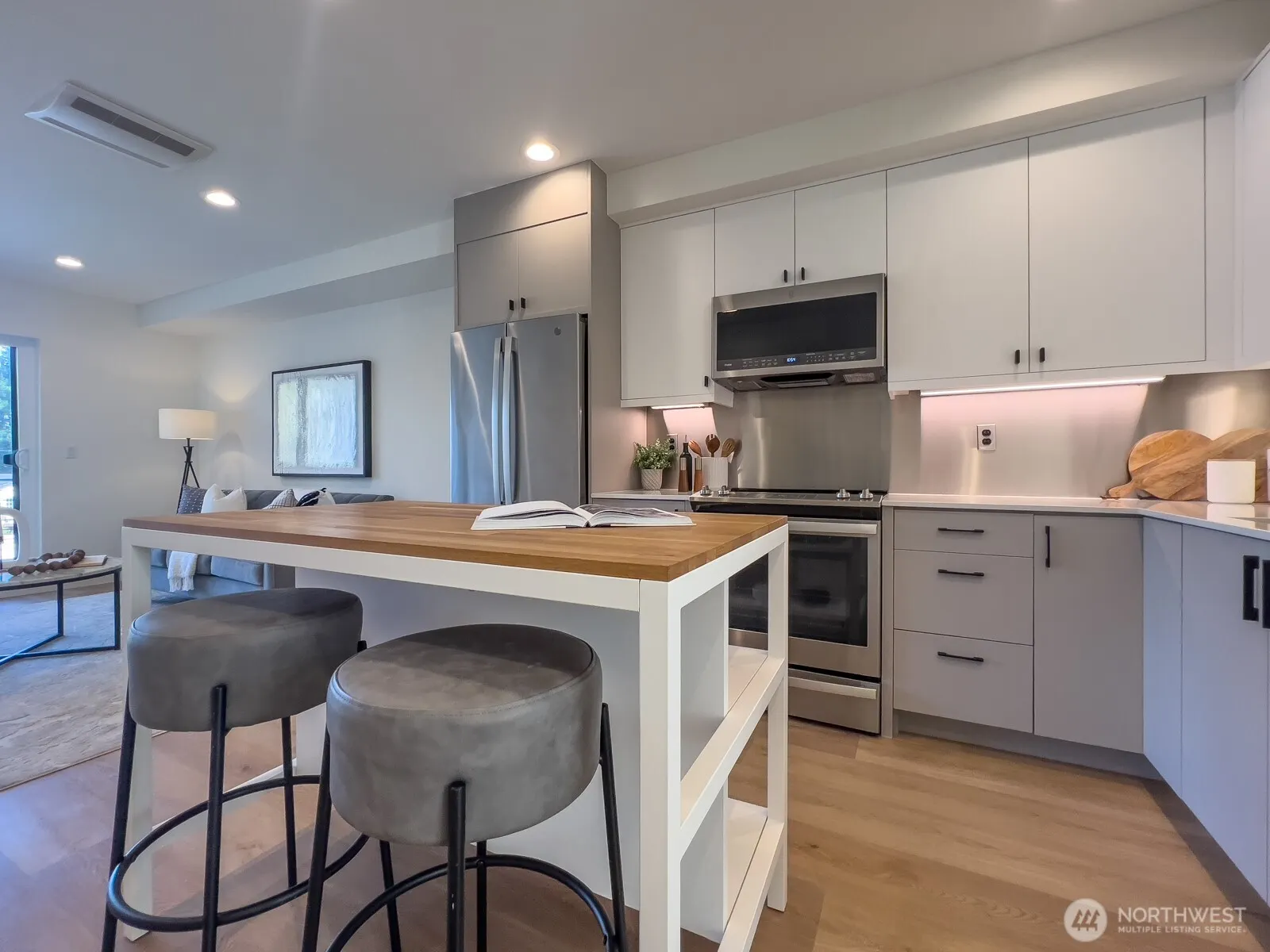 5031 35th Avenue S #D, Seattle, WA 98118
