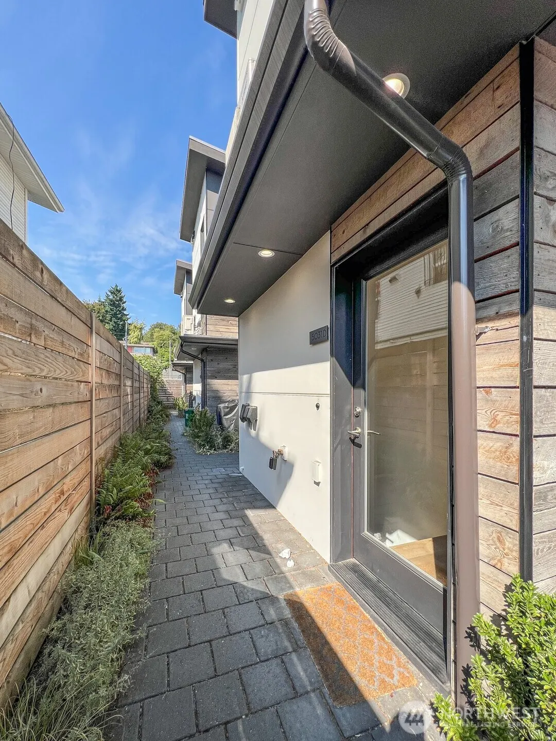 5031 35th Avenue S #D, Seattle, WA 98118