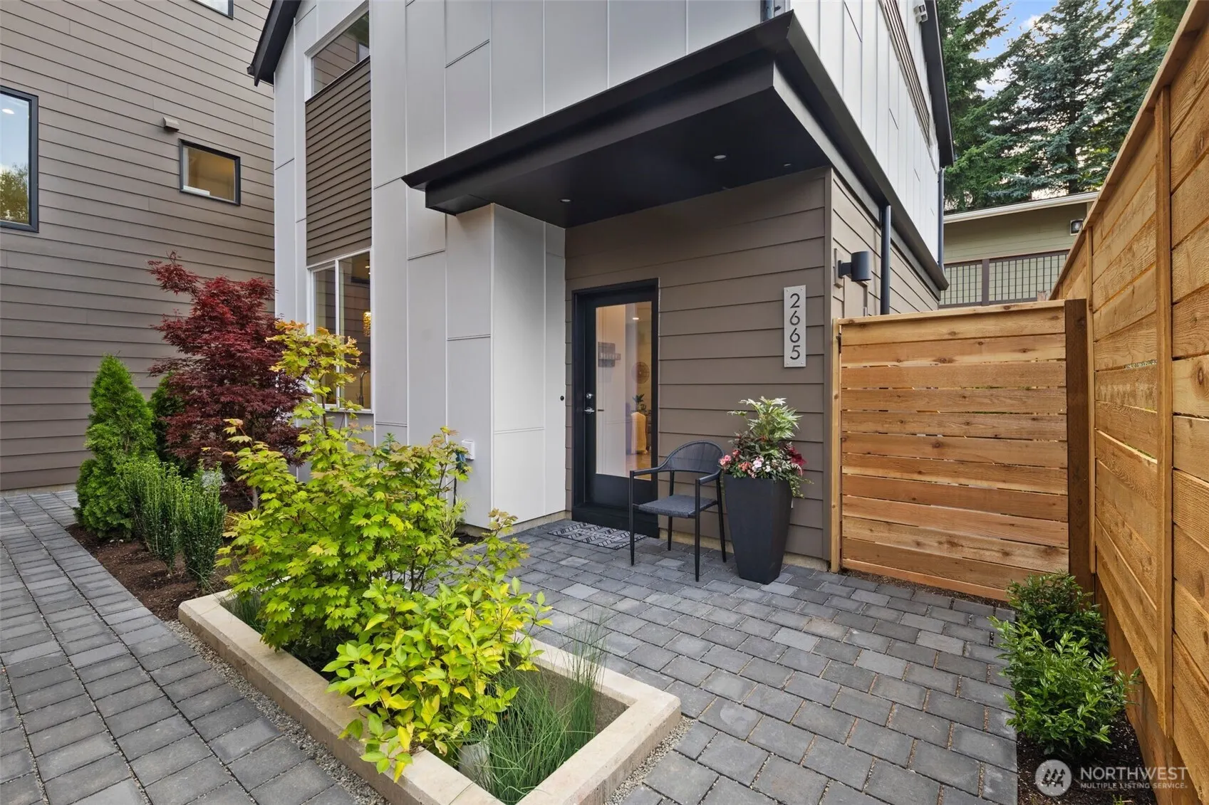 2665 51st Ave SW, Seattle, WA 98116