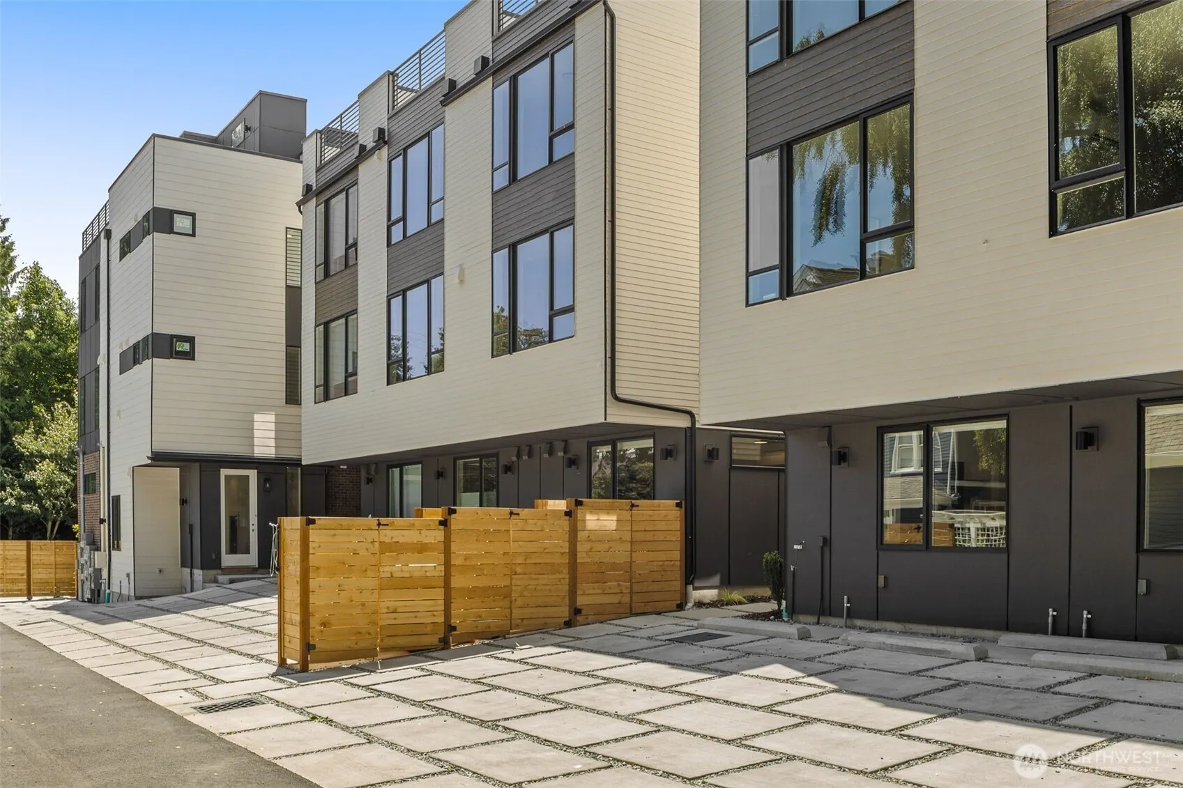 1110 B 34th Avenue , Seattle, WA 98122