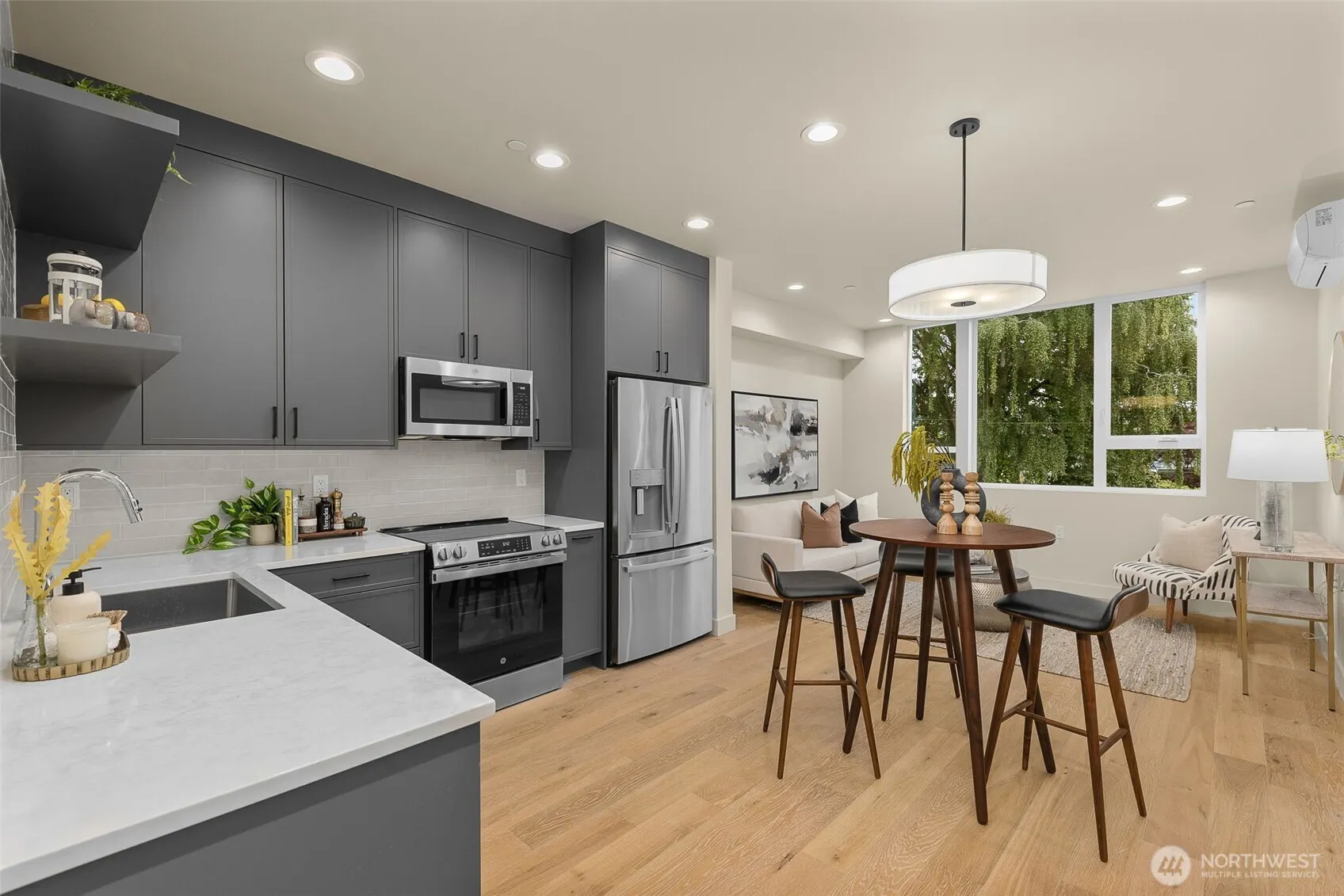 1110 B 34th Avenue , Seattle, WA 98122