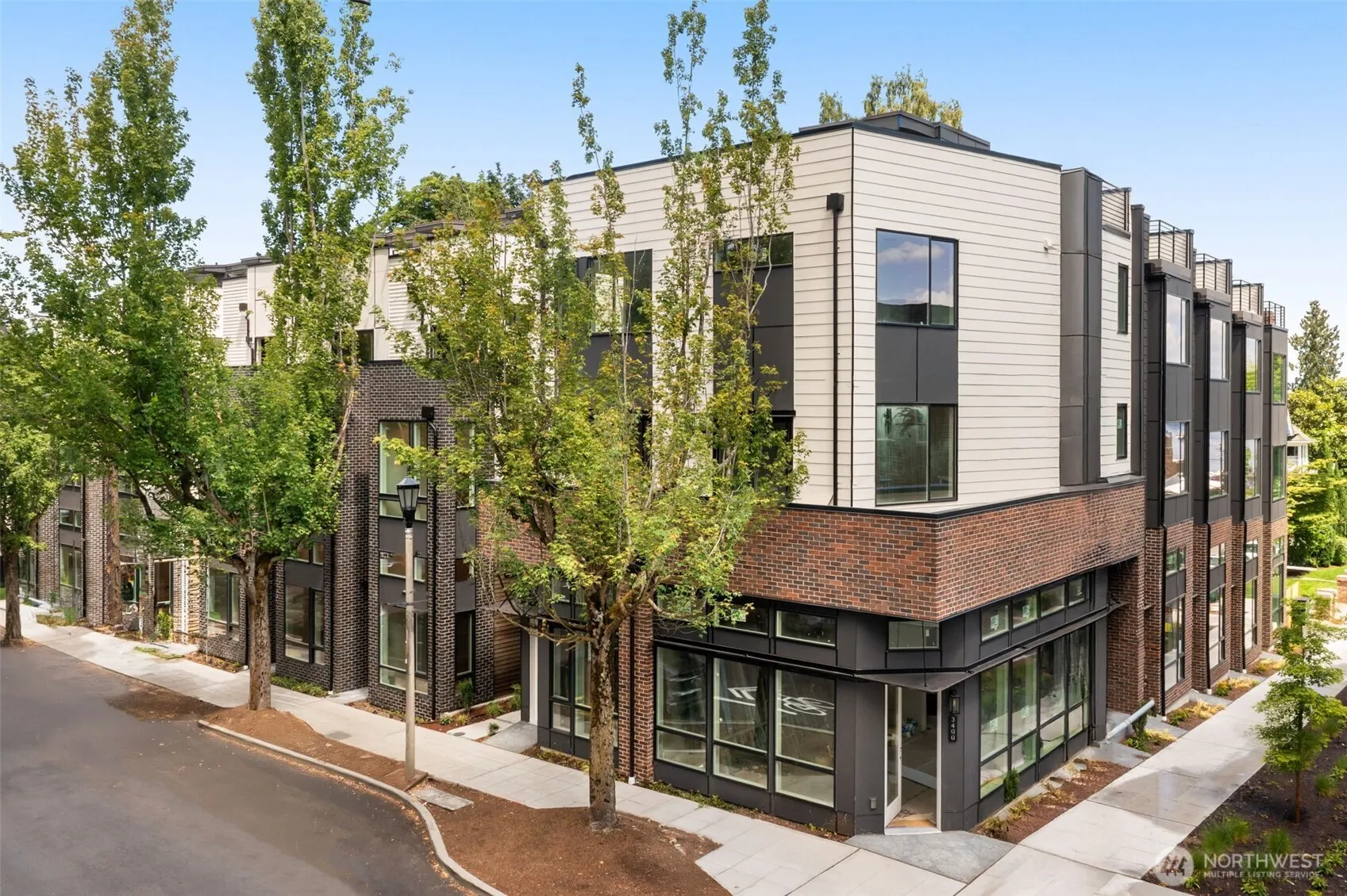 1110 B 34th Avenue , Seattle, WA 98122