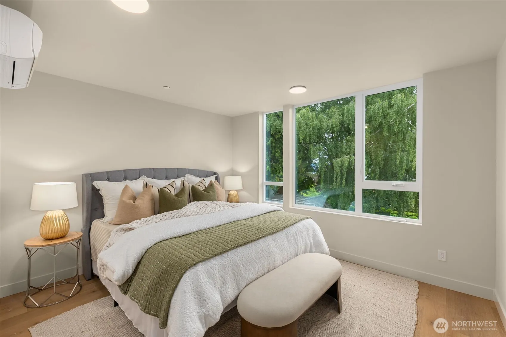 1110 B 34th Avenue , Seattle, WA 98122