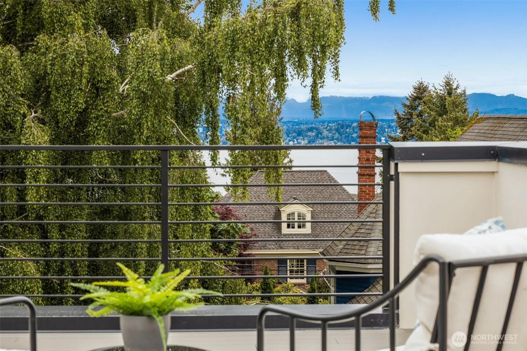 1110 B 34th Avenue , Seattle, WA 98122