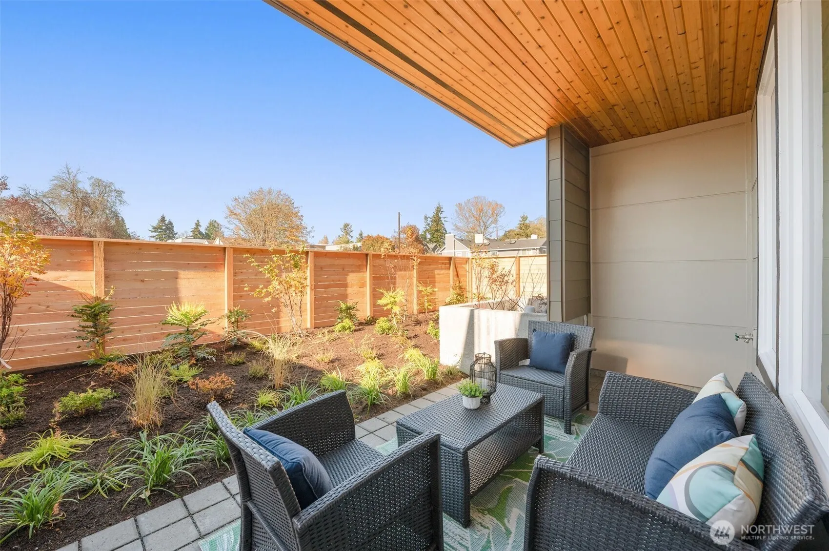 9215 B Densmore Avenue N, Seattle, WA 98103