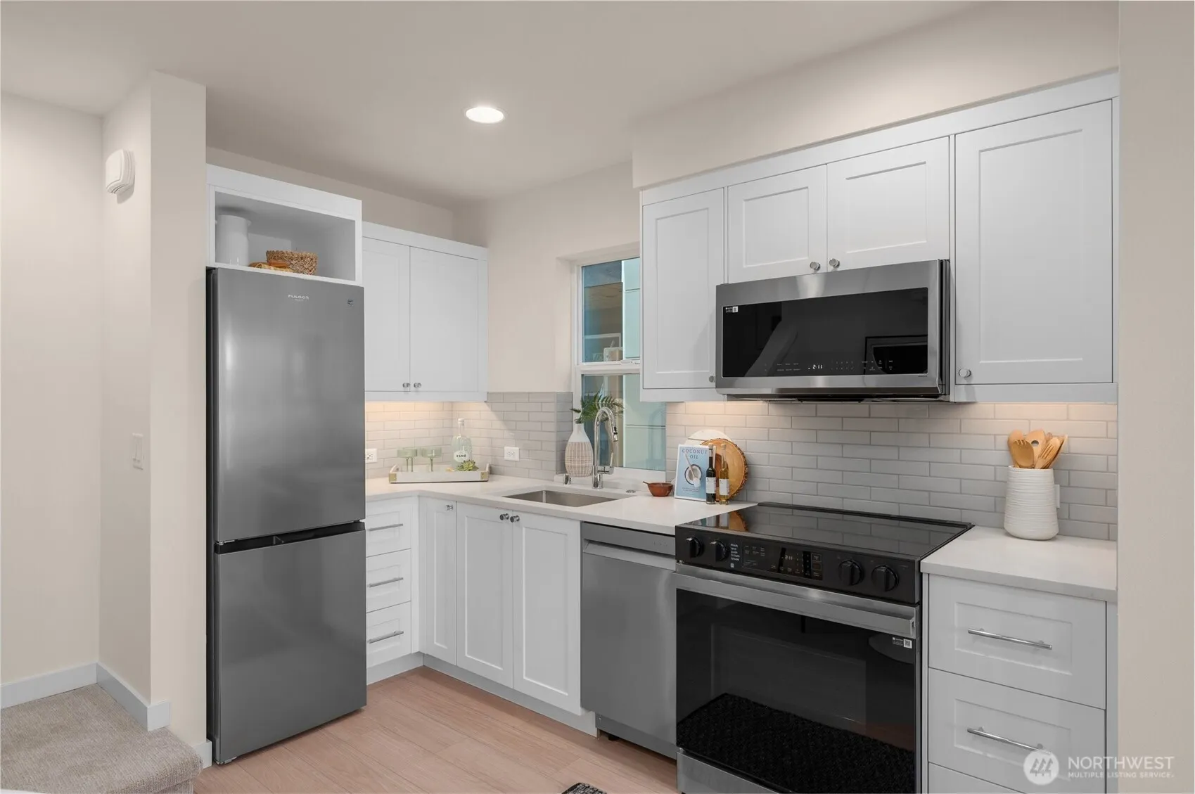 9215 B Densmore Avenue N, Seattle, WA 98103