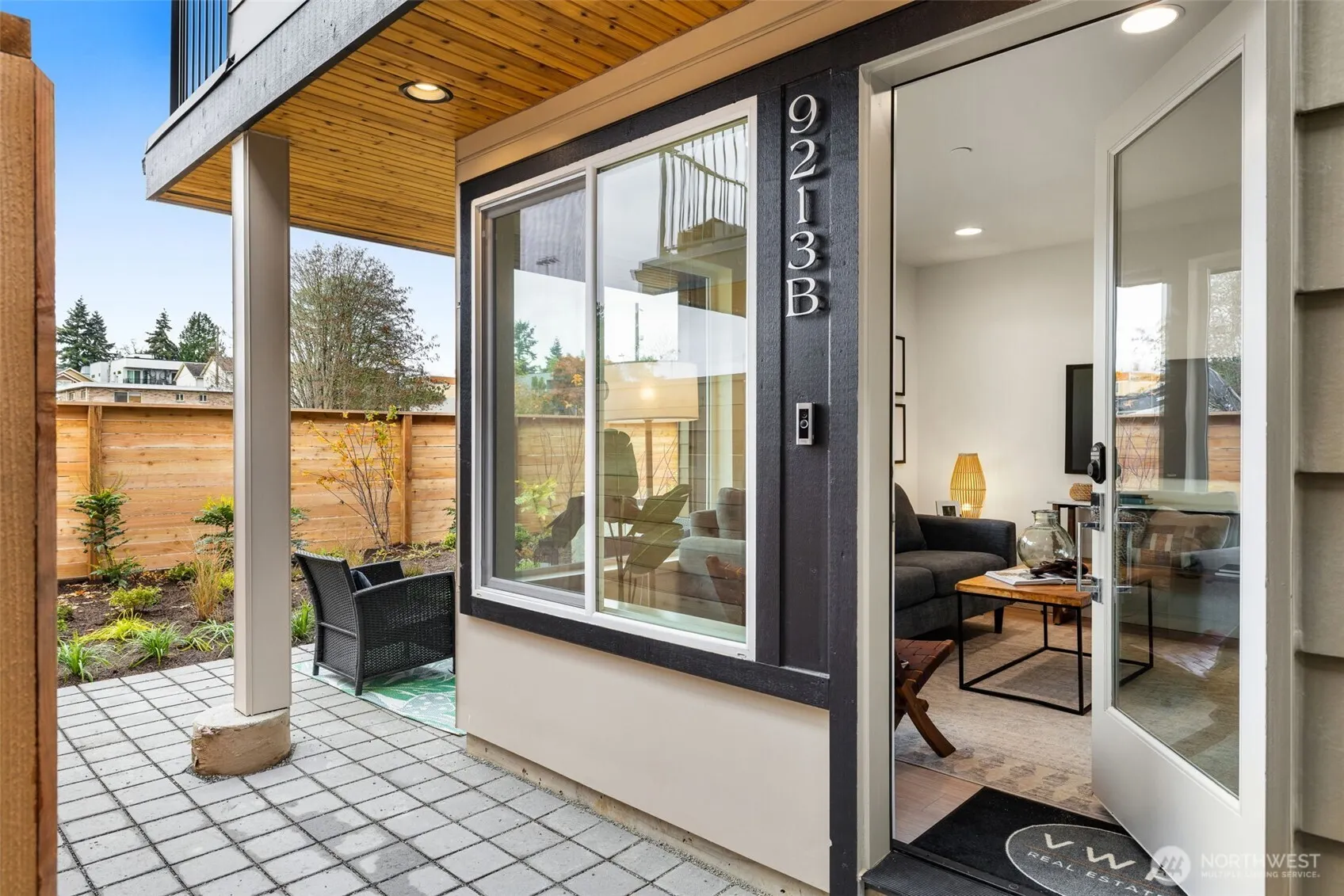 9215 B Densmore Avenue N, Seattle, WA 98103