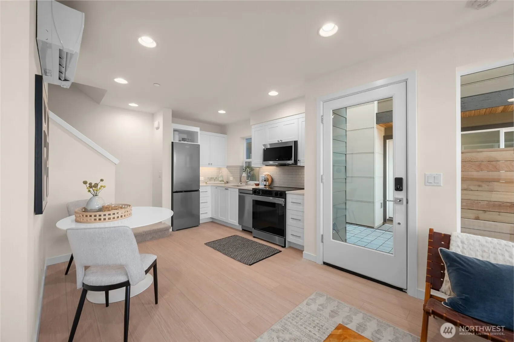 9215 B Densmore Avenue N, Seattle, WA 98103