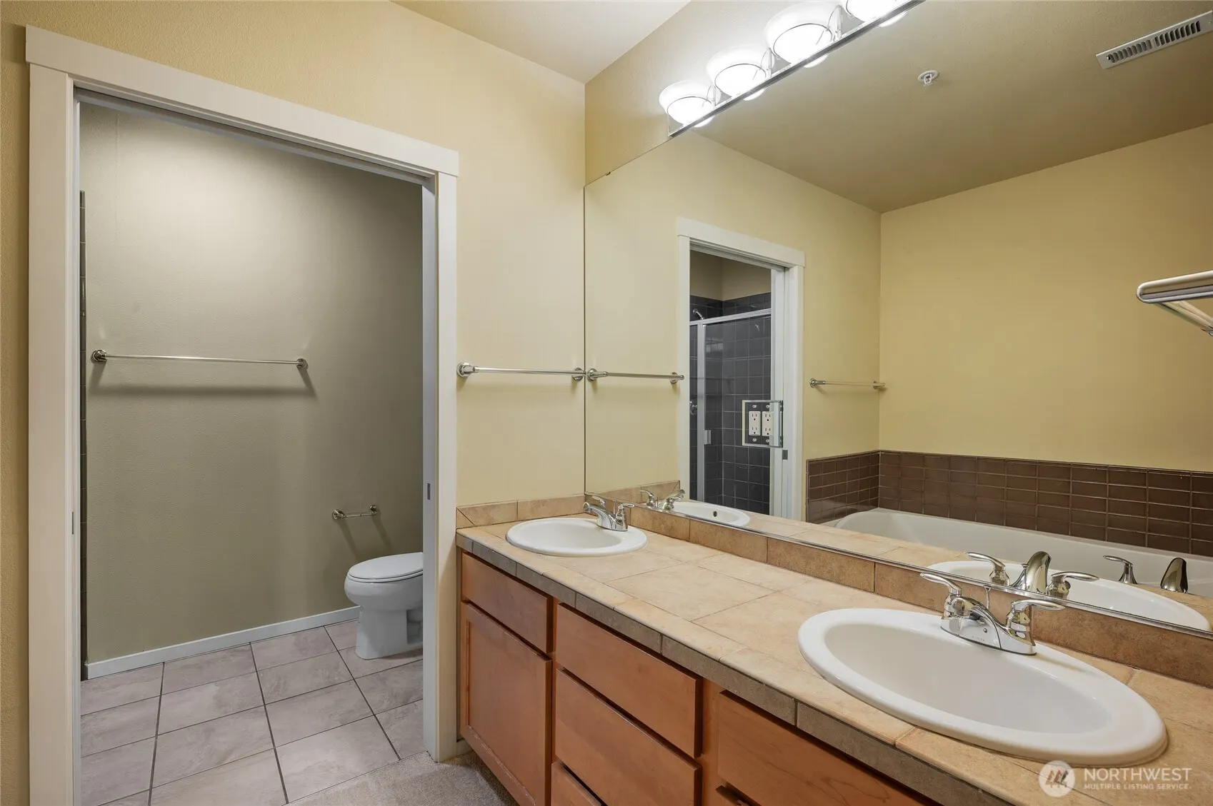 2901 NE Blakeley Street #335, Seattle, WA 98105