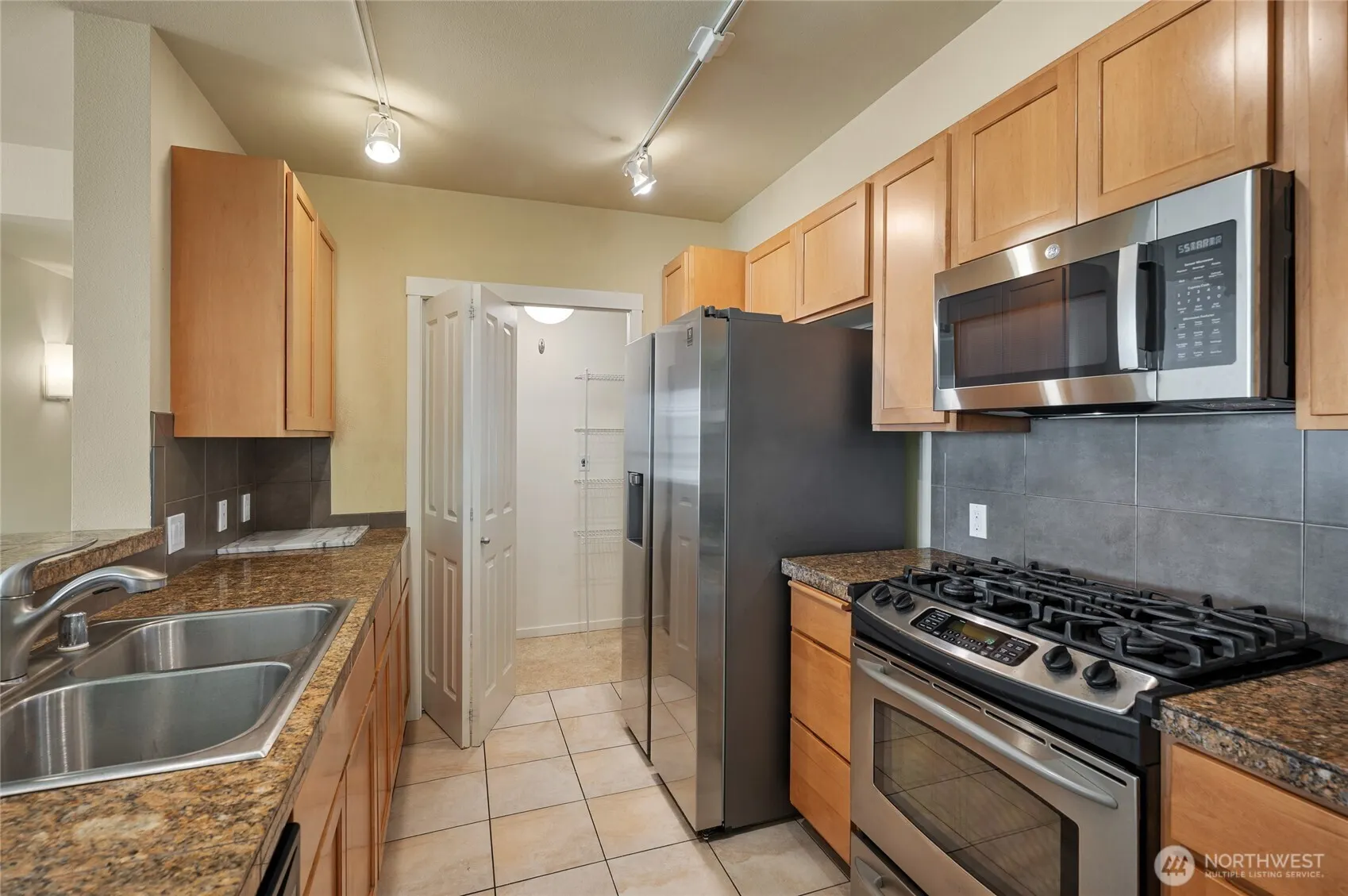2901 NE Blakeley Street #335, Seattle, WA 98105