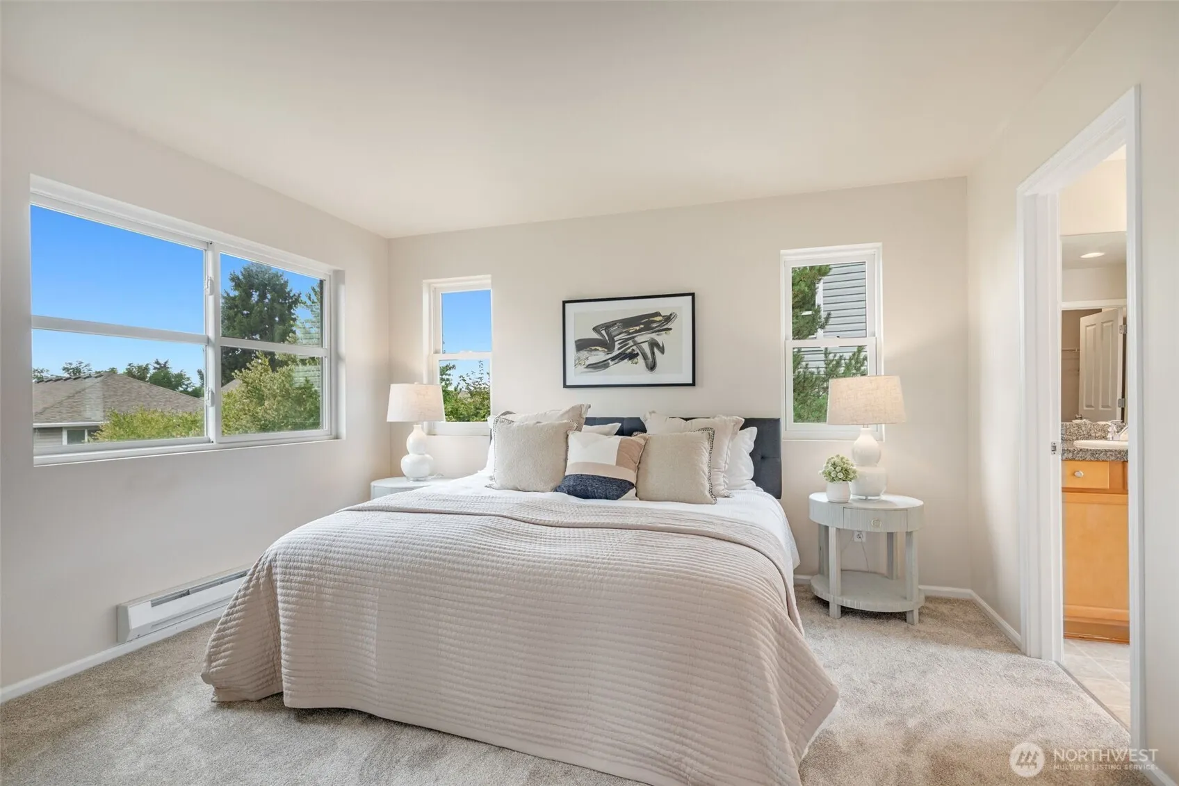 2818 SW Graham Street , Seattle, WA 98126