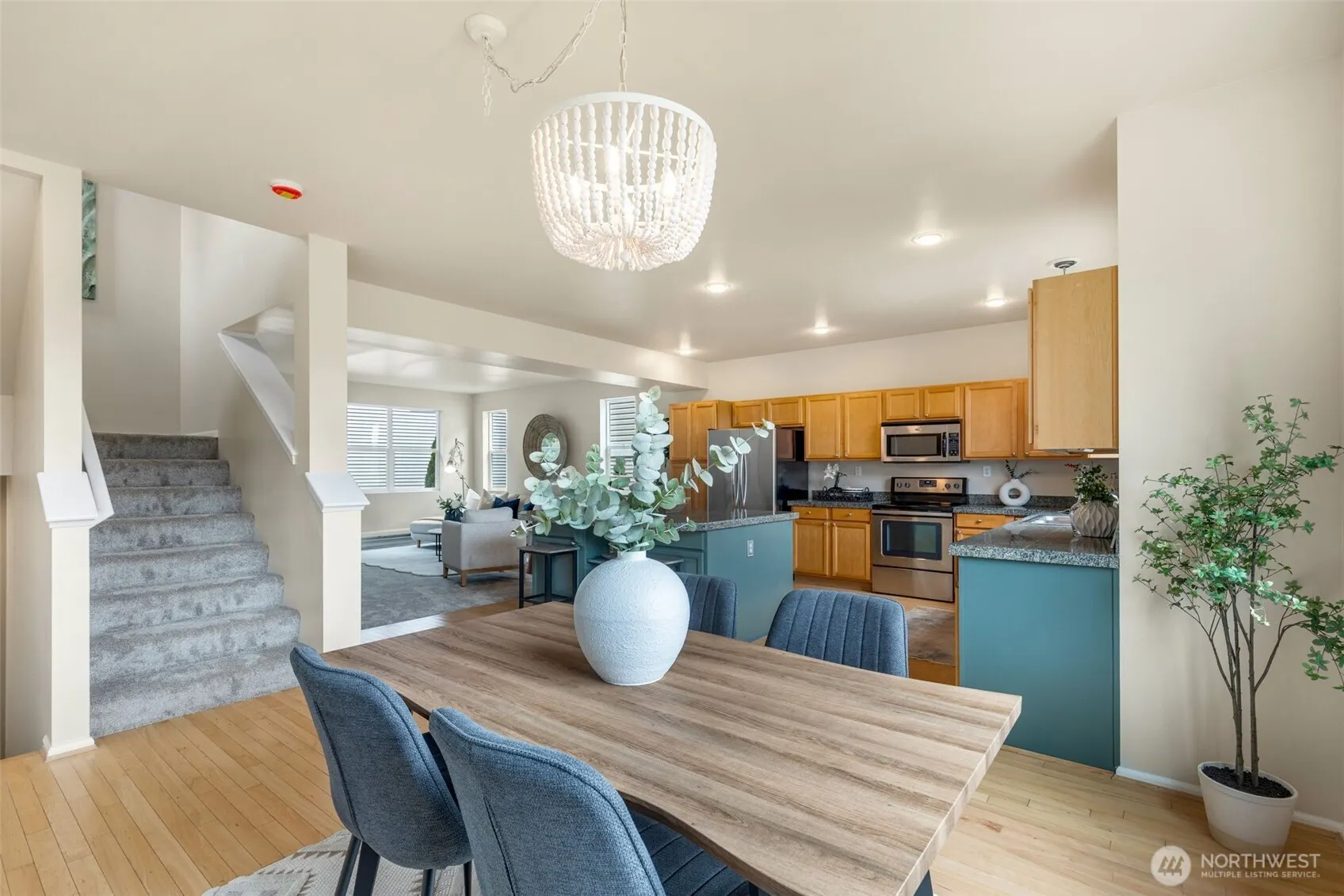 2818 SW Graham Street , Seattle, WA 98126