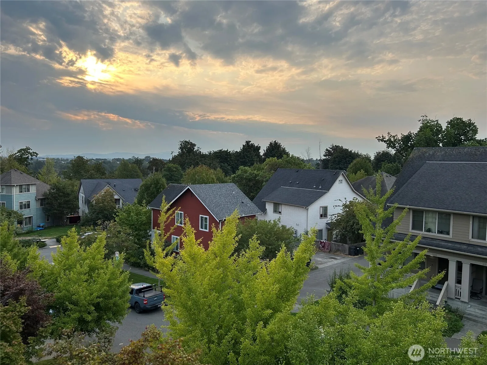 2818 SW Graham Street , Seattle, WA 98126