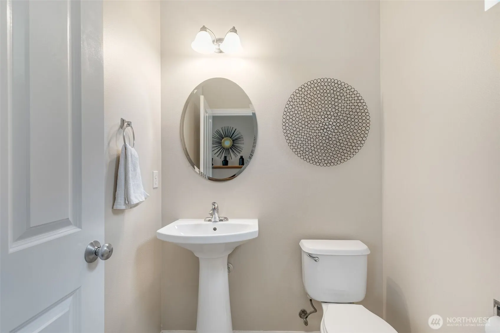 2818 SW Graham Street , Seattle, WA 98126