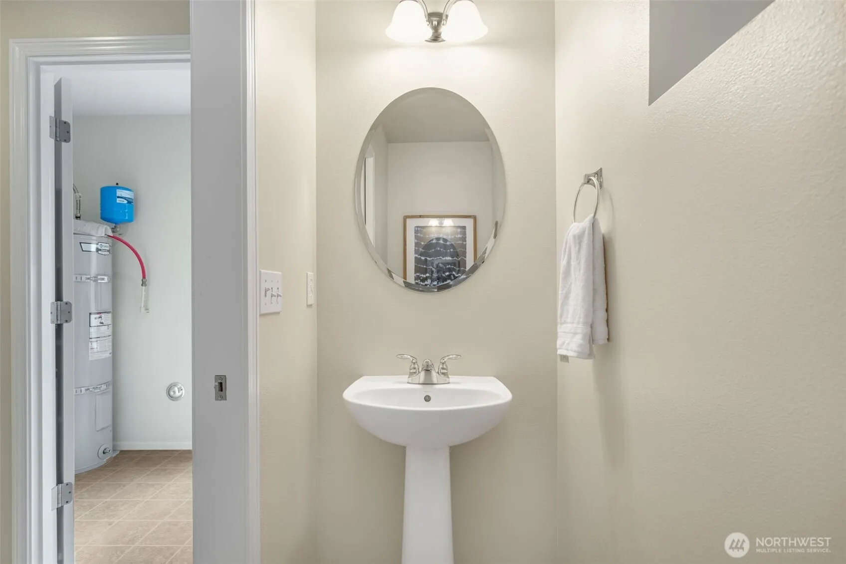 2818 SW Graham Street , Seattle, WA 98126