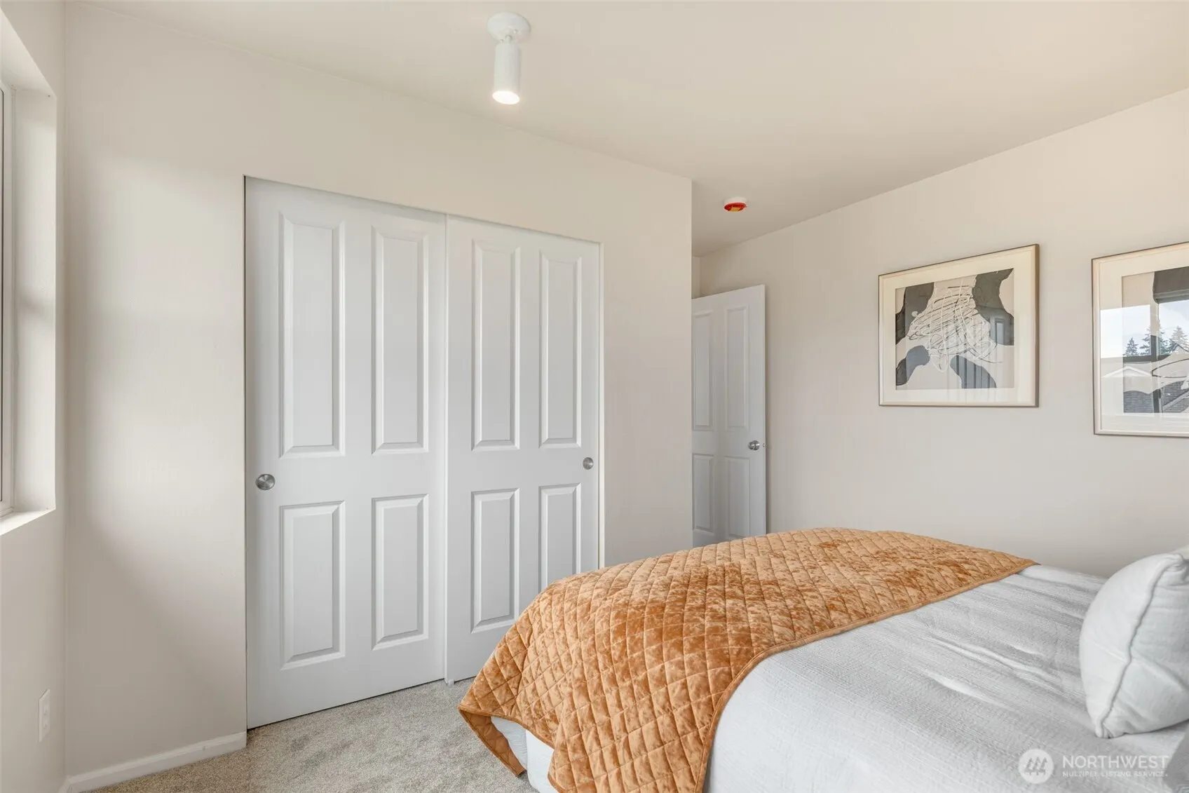 2818 SW Graham Street , Seattle, WA 98126