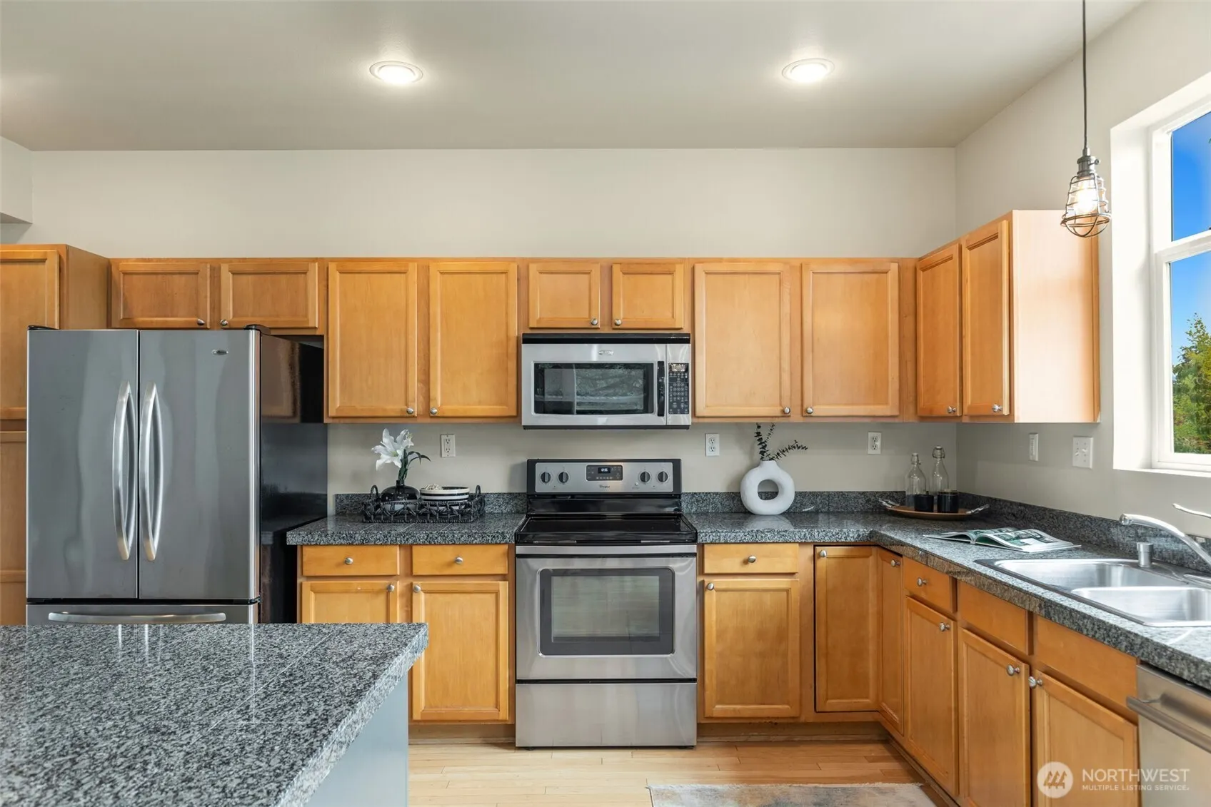 2818 SW Graham Street , Seattle, WA 98126