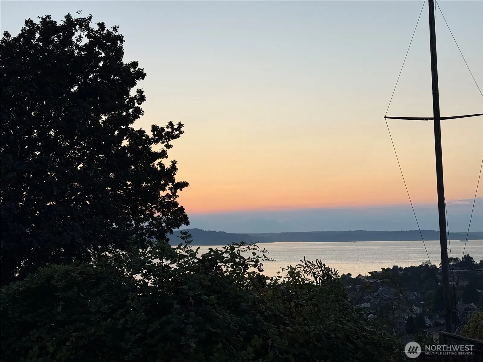 37 XX 59th Avenue SW, Seattle, WA 98116