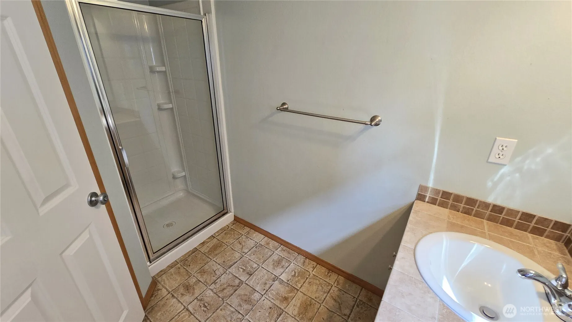 12857 NE 200th Place , Woodinville, WA 98072