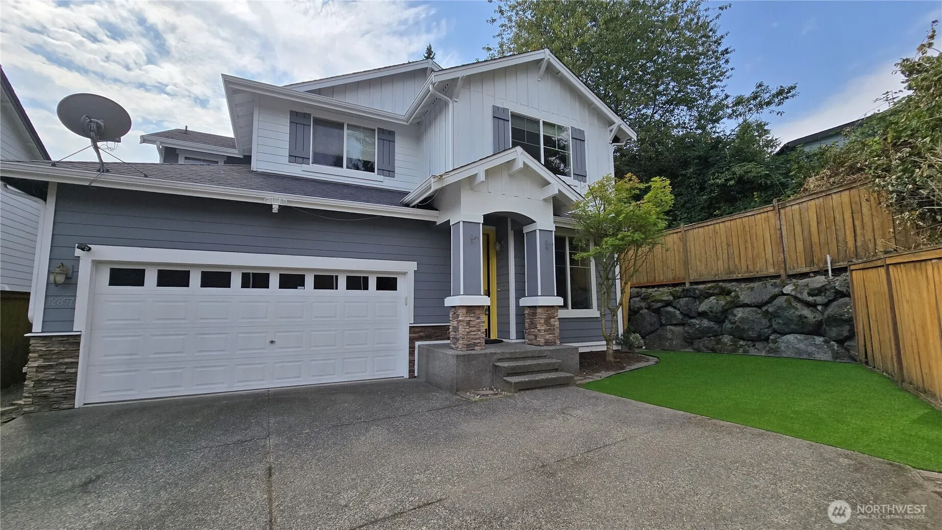12857 NE 200th Place , Woodinville, WA 98072