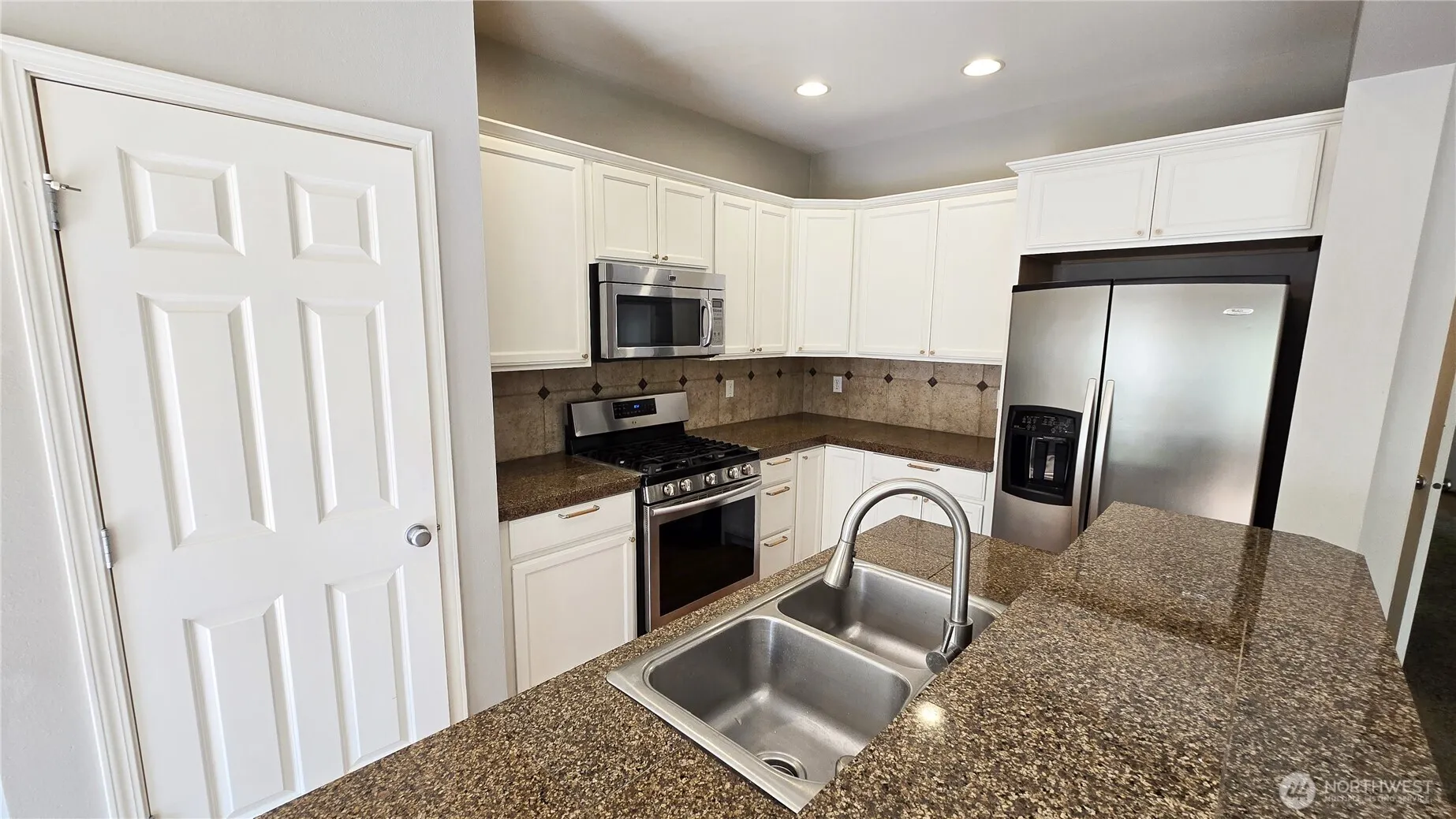 12857 NE 200th Place , Woodinville, WA 98072