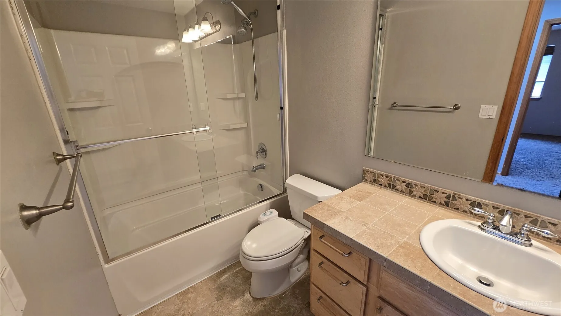 12857 NE 200th Place , Woodinville, WA 98072