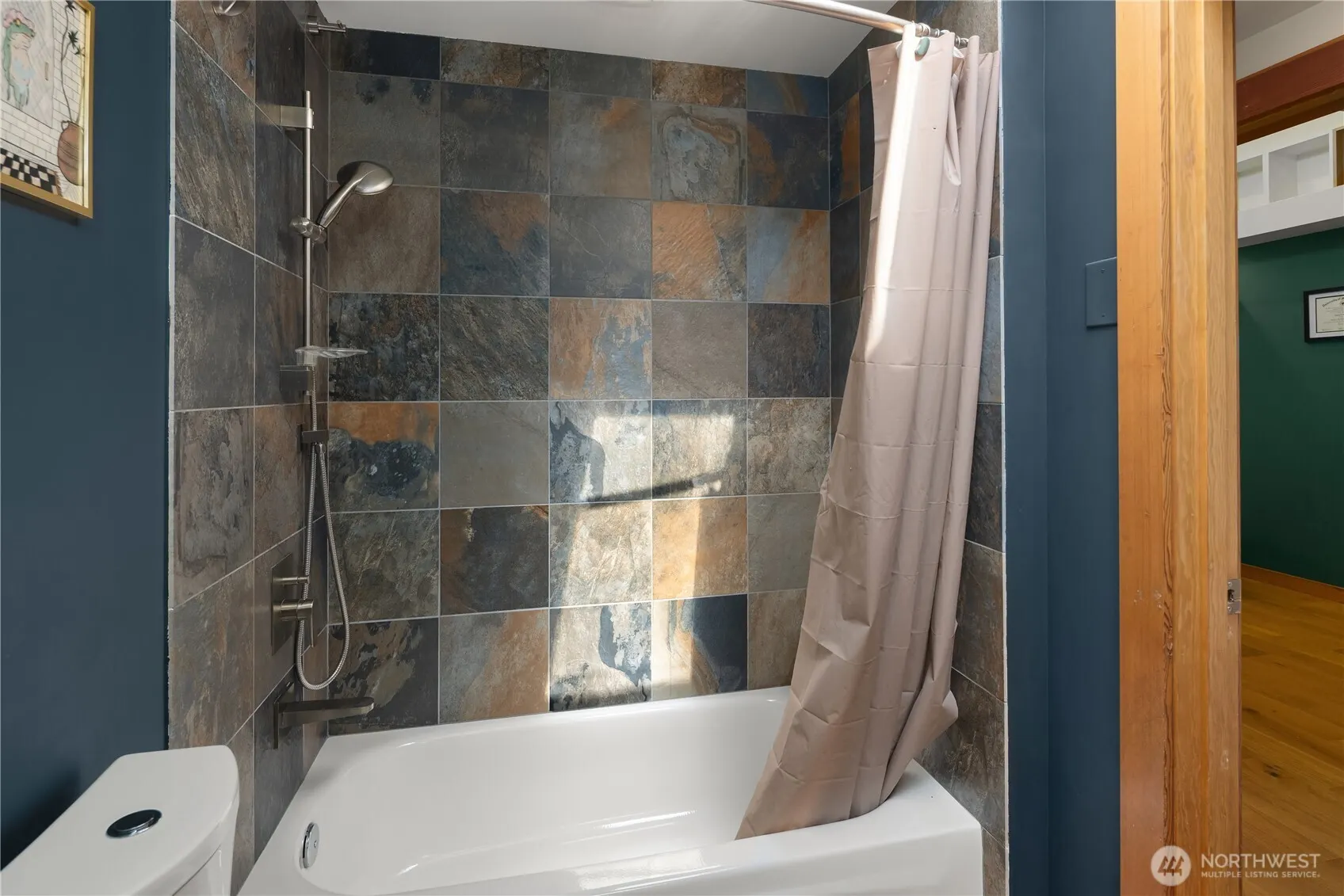 3658 Dayton Avenue N #401, Seattle, WA 98103