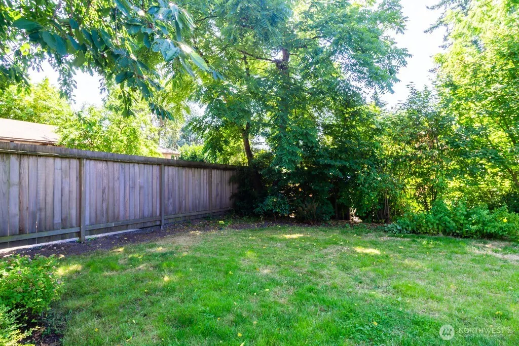8049 Wallingford Avenue N, Seattle, WA 98103