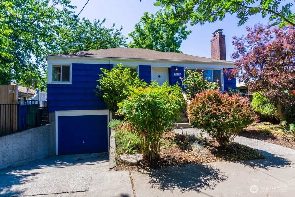 8049 Wallingford Avenue N, Seattle, WA 98103