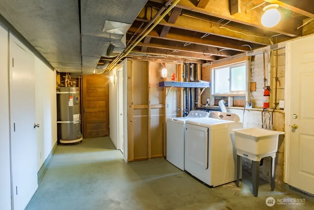 8049 Wallingford Avenue N, Seattle, WA 98103