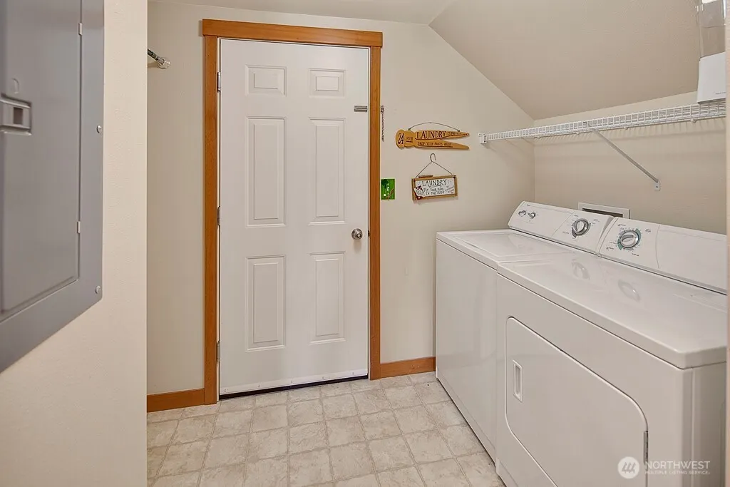 1855 Trossachs Boulevard SE #2402, Sammamish, WA 98075