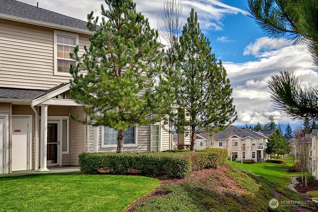 1855 Trossachs Boulevard SE #2402, Sammamish, WA 98075