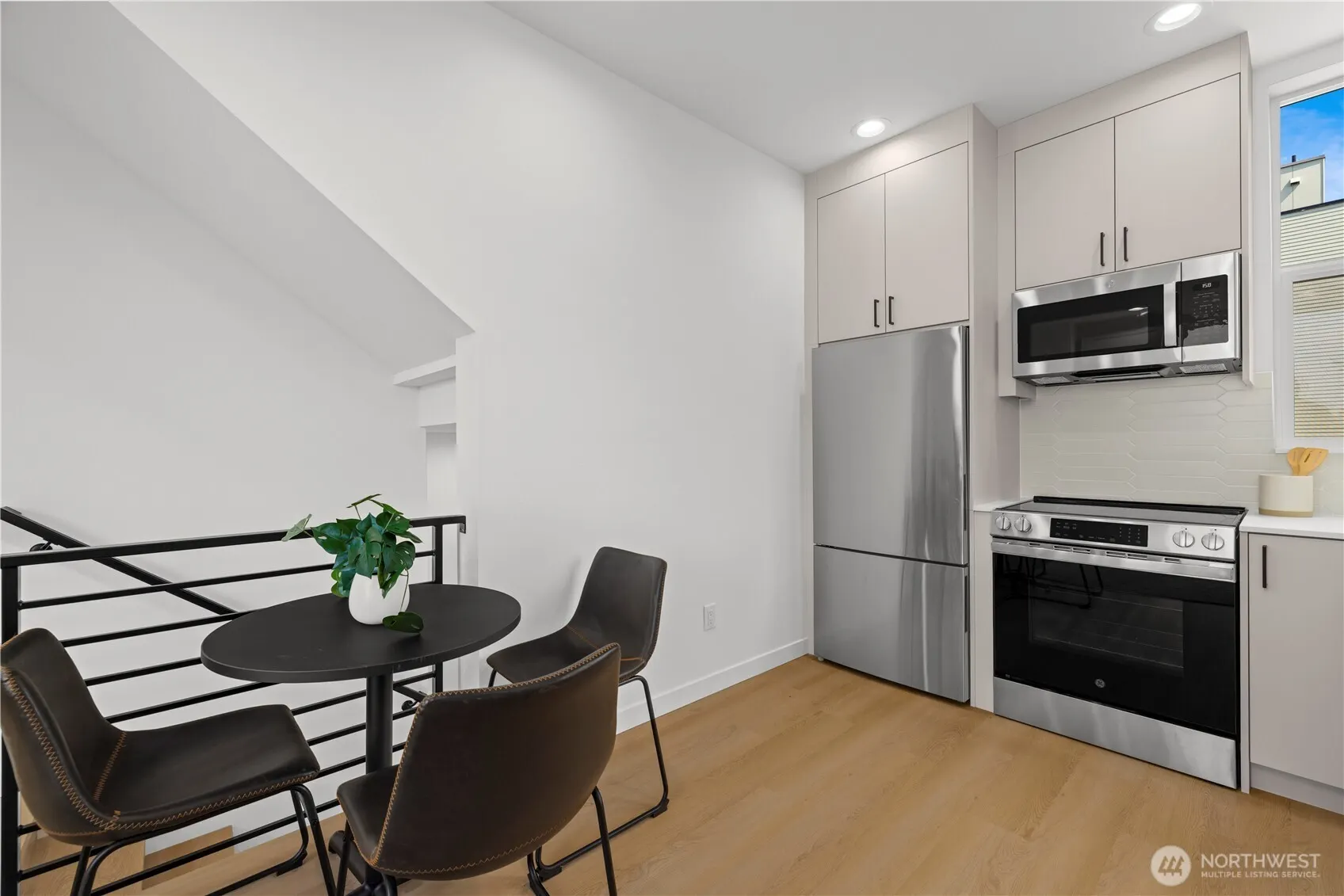 3852 Carr Place N, Seattle, WA 98103