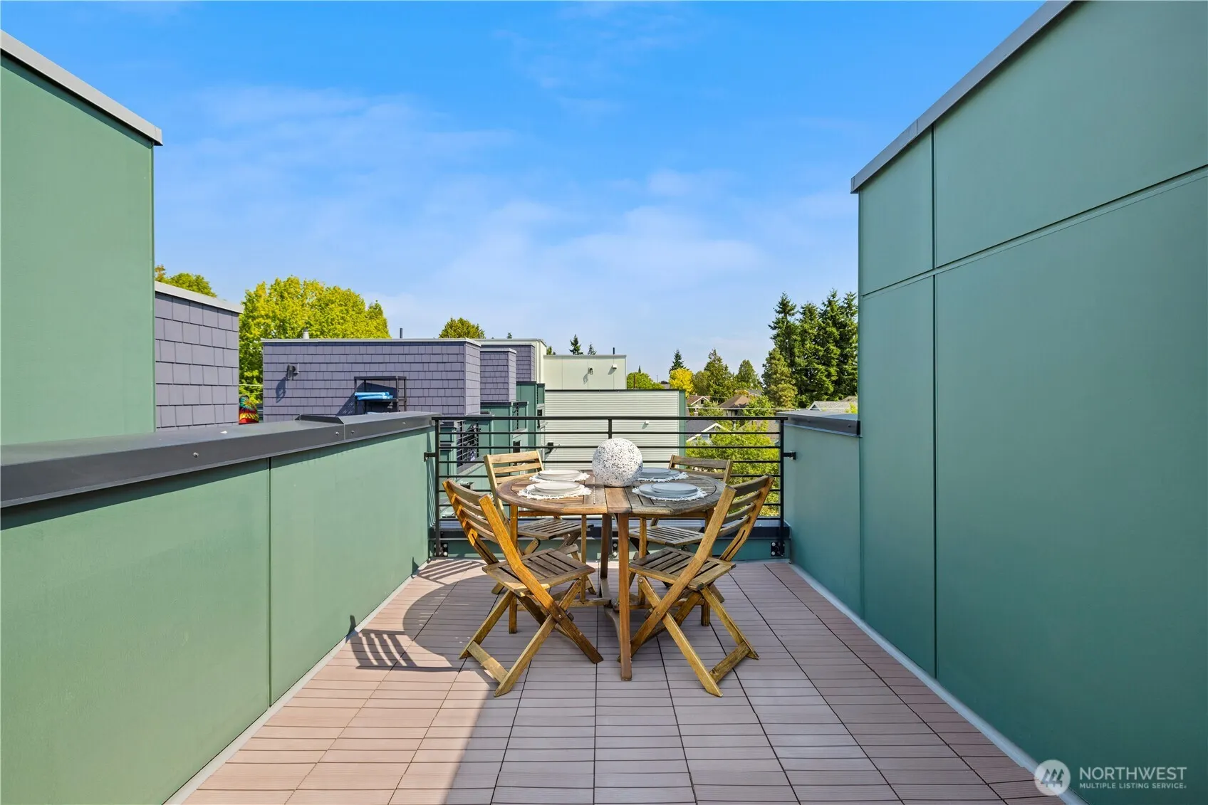 3852 Carr Place N, Seattle, WA 98103