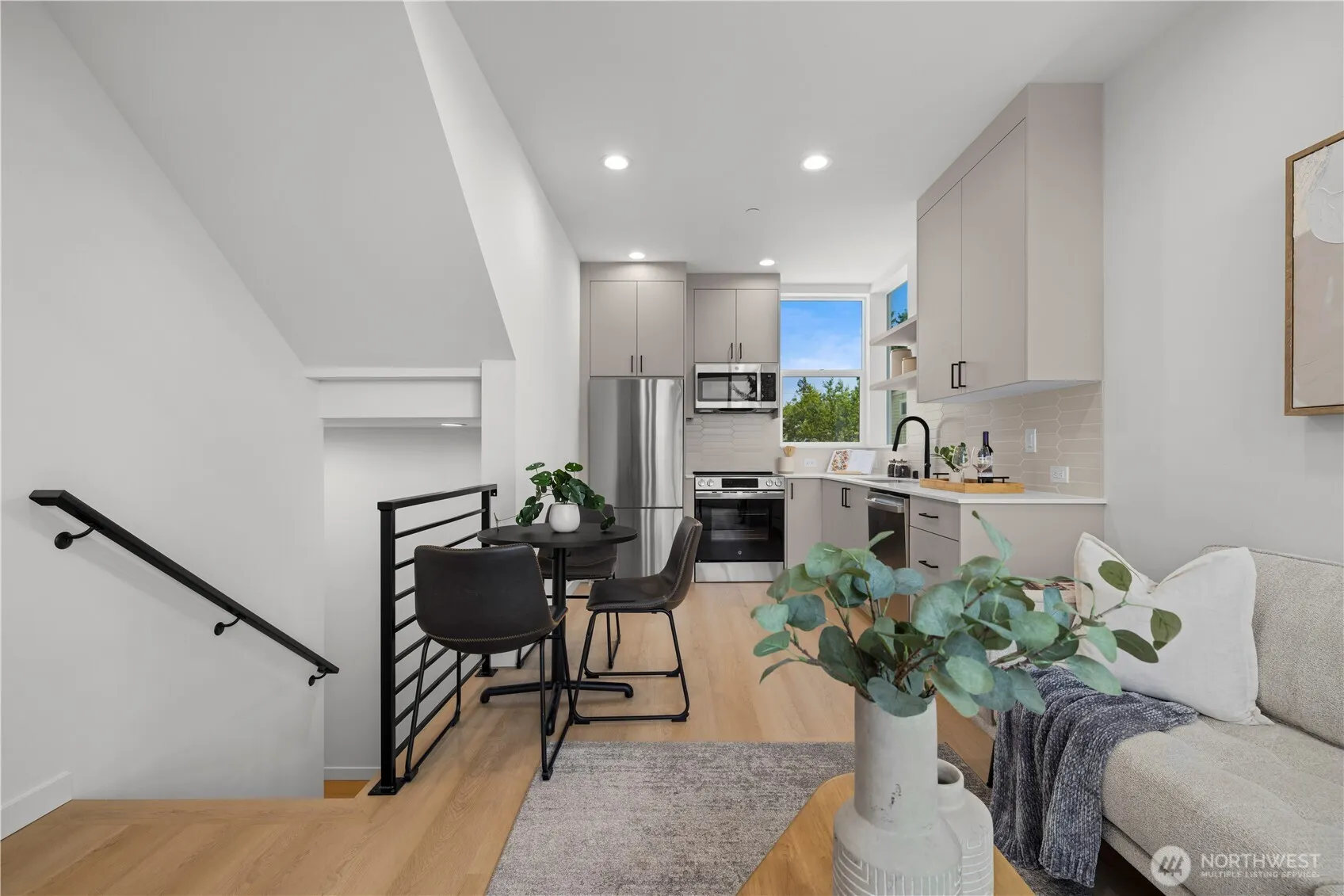 3852 Carr Place N, Seattle, WA 98103