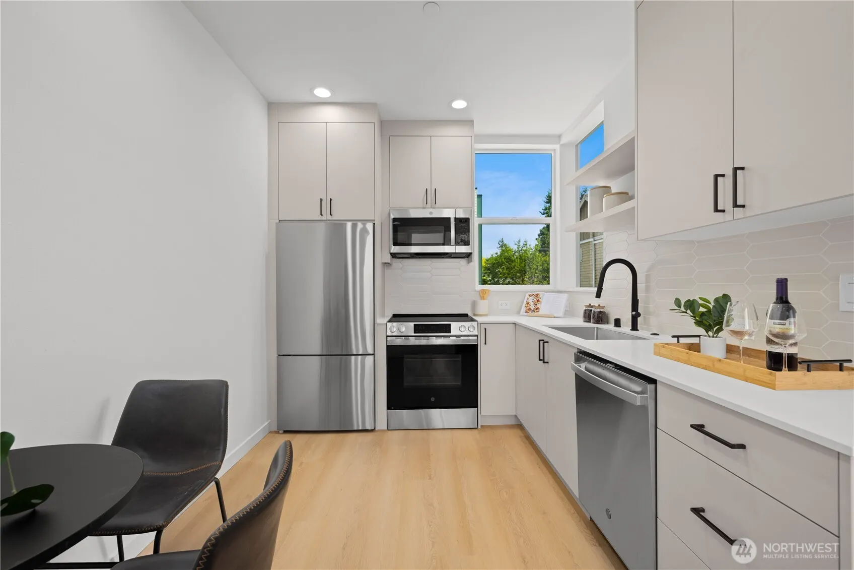 3852 Carr Place N, Seattle, WA 98103