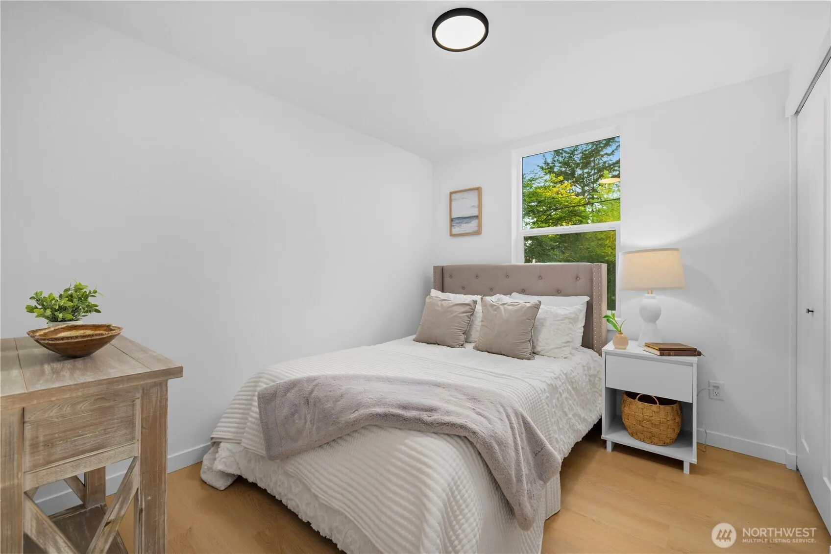 3852 Carr Place N, Seattle, WA 98103