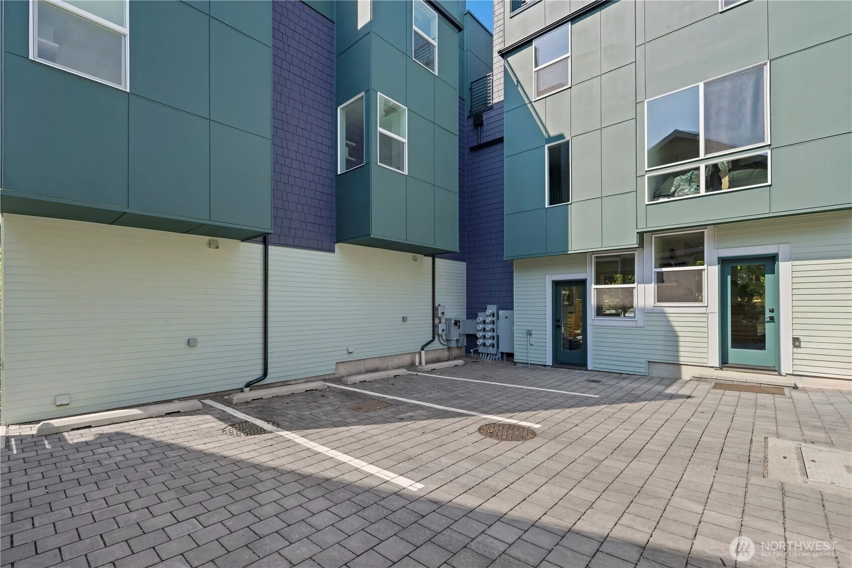 3852 Carr Place N, Seattle, WA 98103
