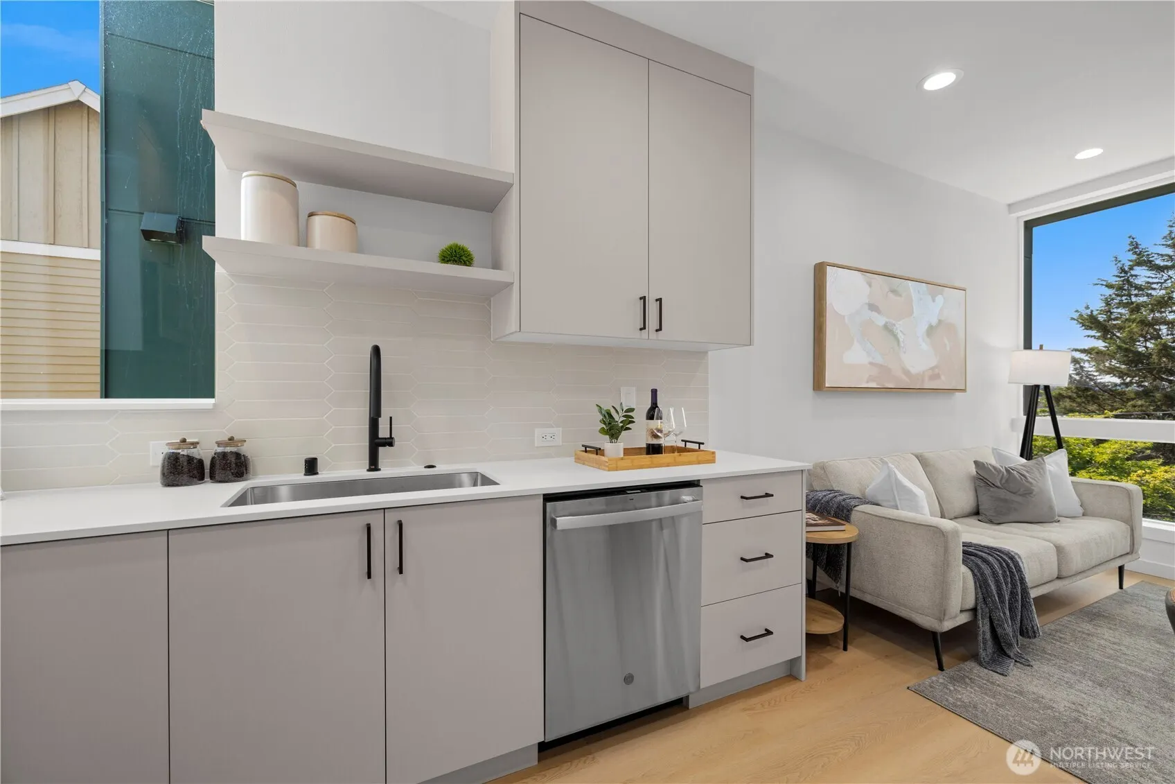 3852 Carr Place N, Seattle, WA 98103