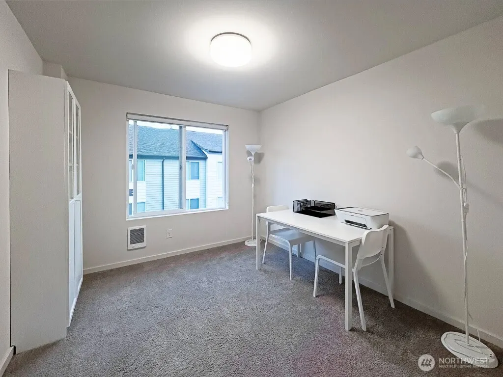 13706 Manor Way #C3, Lynnwood, WA 98087-1909