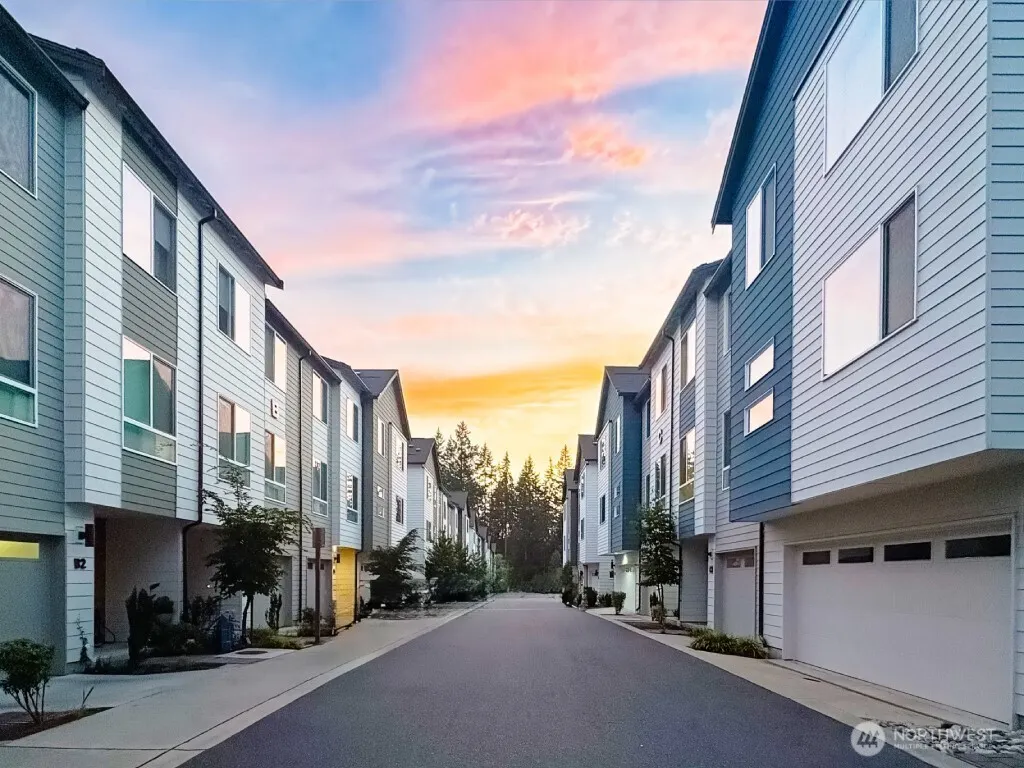 13706 Manor Way #C3, Lynnwood, WA 98087-1909
