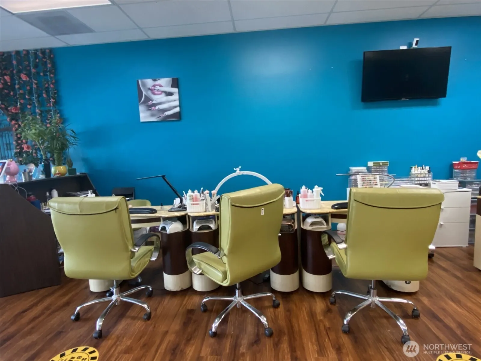 14007 Highway 99 #F, Lynnwood, WA 98087