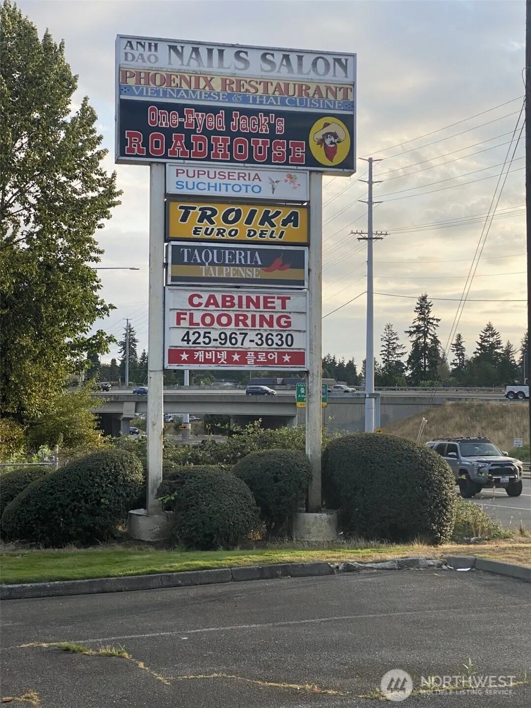 14007 Highway 99 #F, Lynnwood, WA 98087