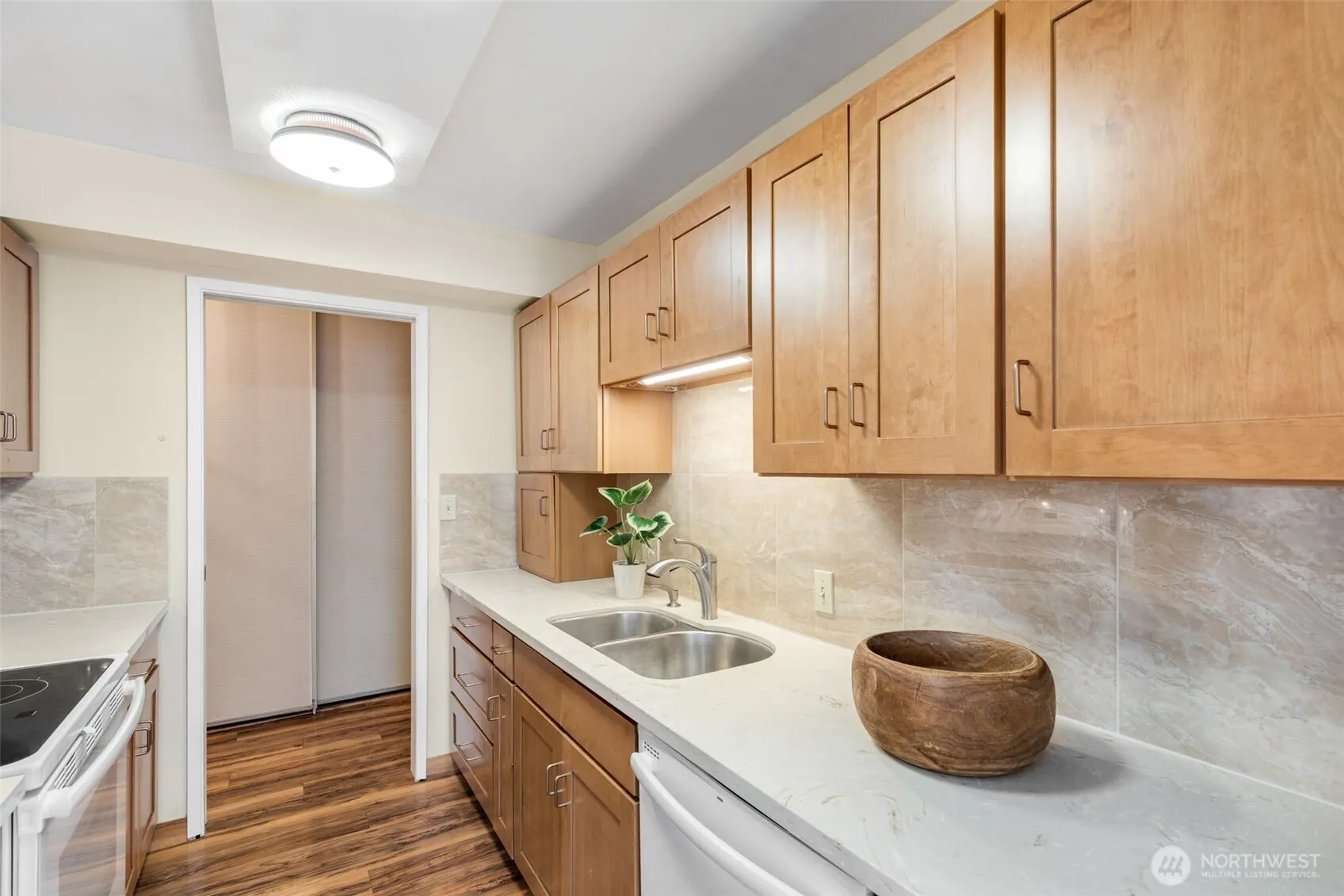 1120 8th Avenue #1003, Seattle, WA 98101