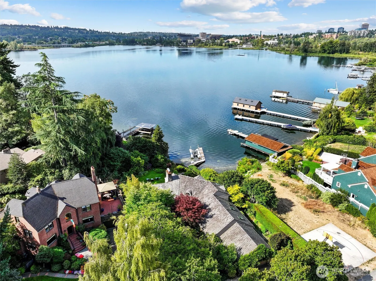 3335 43rd Avenue NE, Seattle, WA 98105-5308