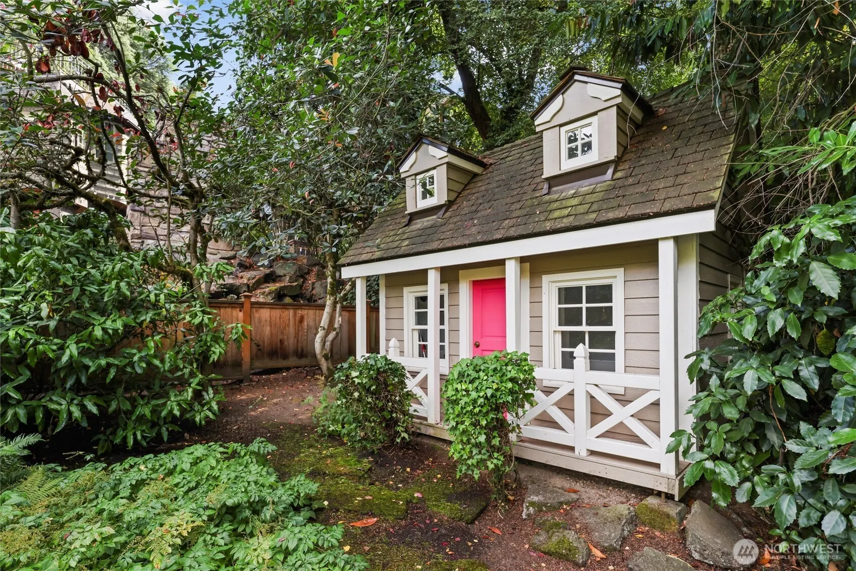 3335 43rd Avenue NE, Seattle, WA 98105-5308