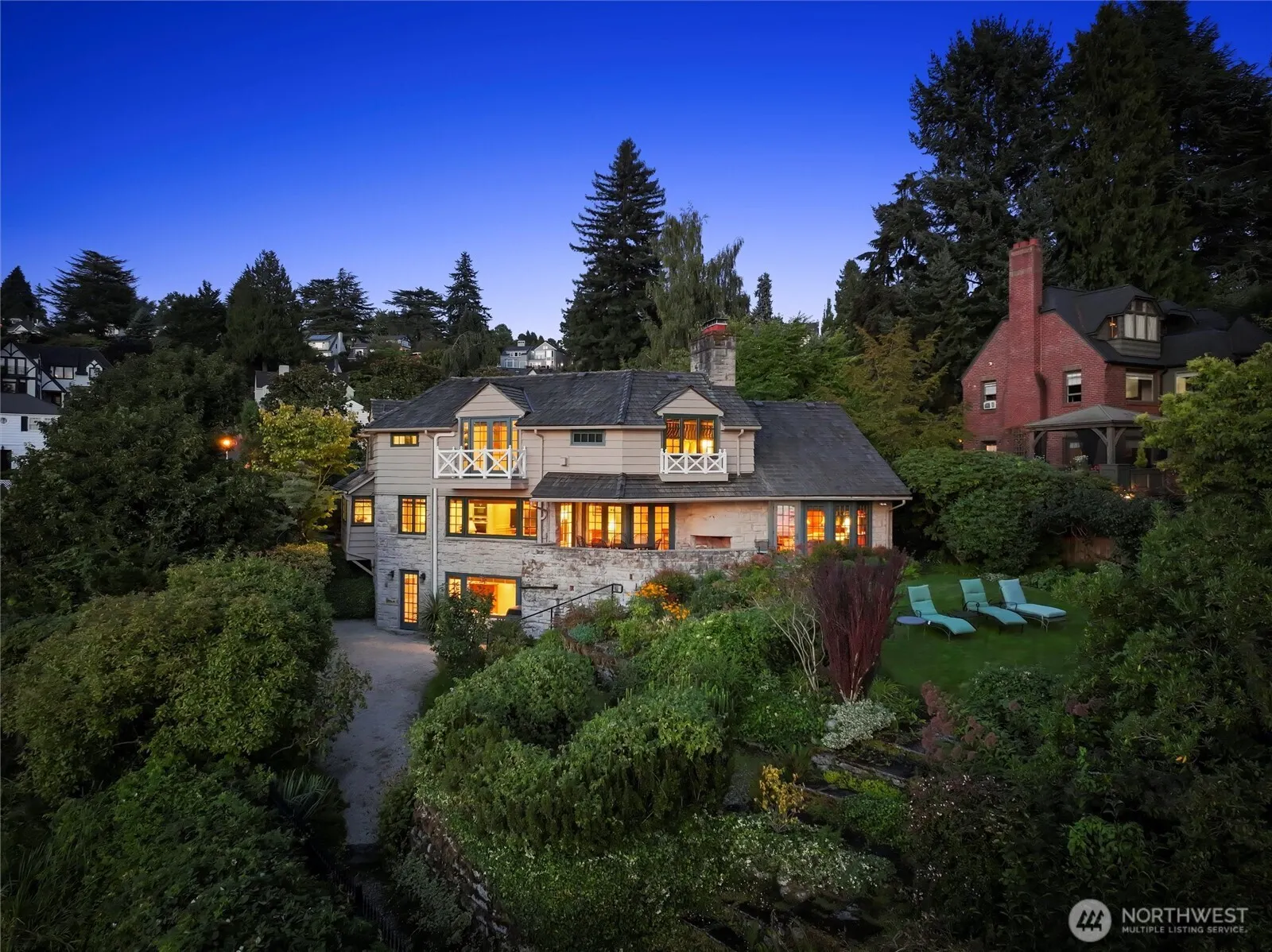 3335 43rd Avenue NE, Seattle, WA 98105-5308