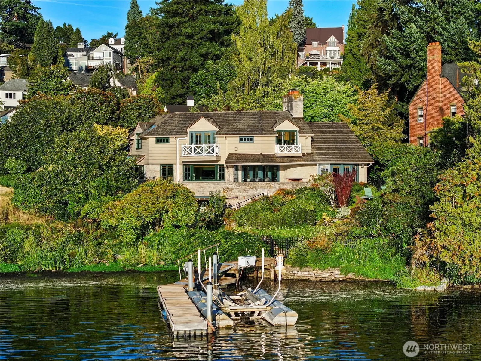 3335 43rd Avenue NE, Seattle, WA 98105-5308