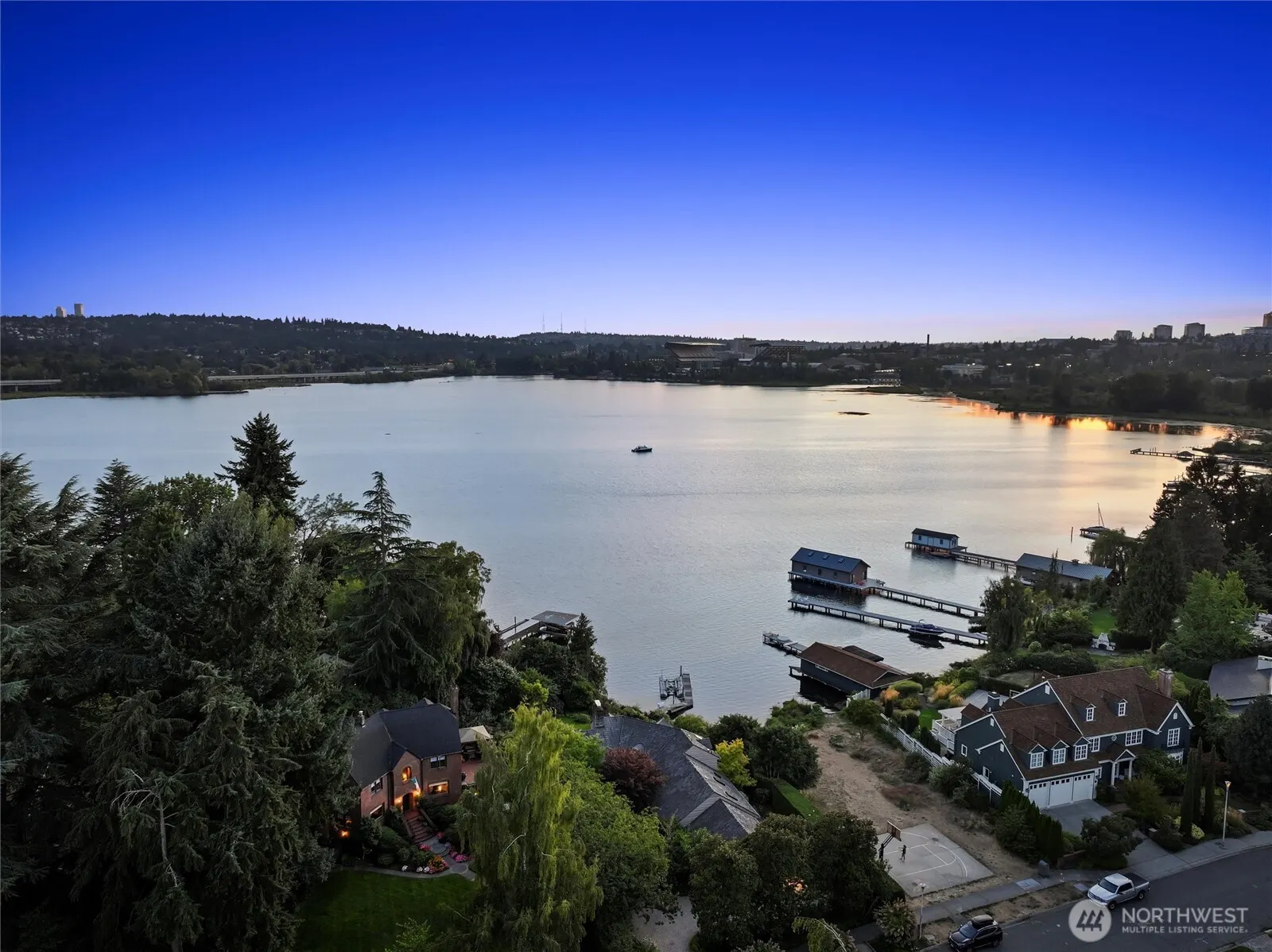 3335 43rd Avenue NE, Seattle, WA 98105-5308