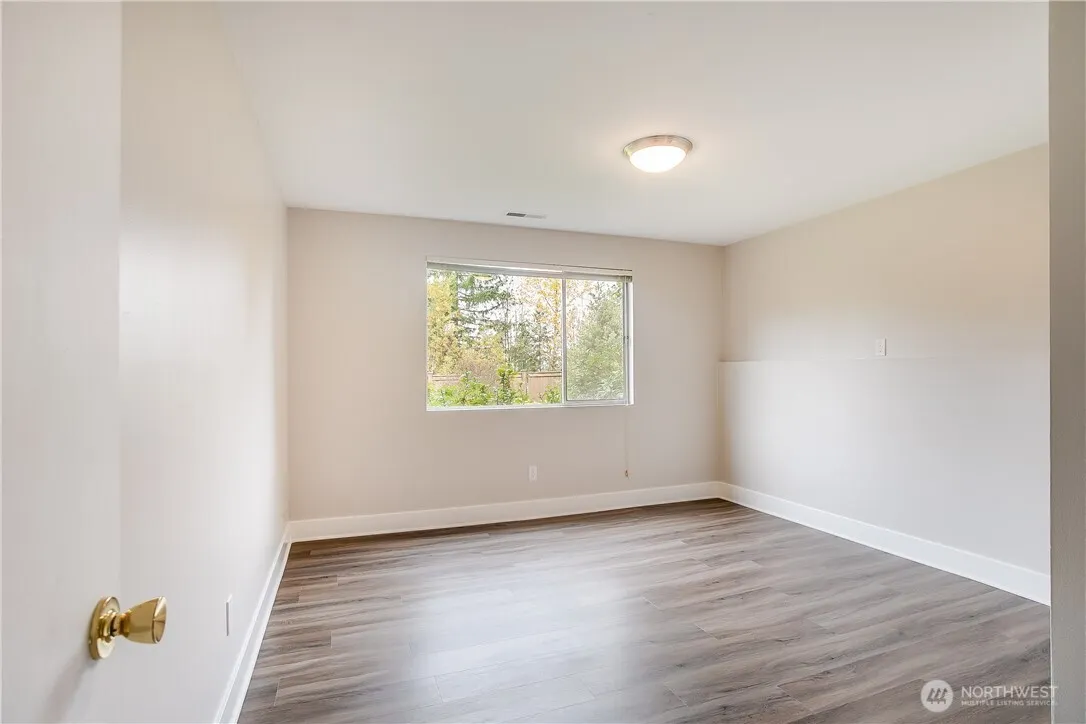 1807 121st Avenue SE, Bellevue, WA 98005